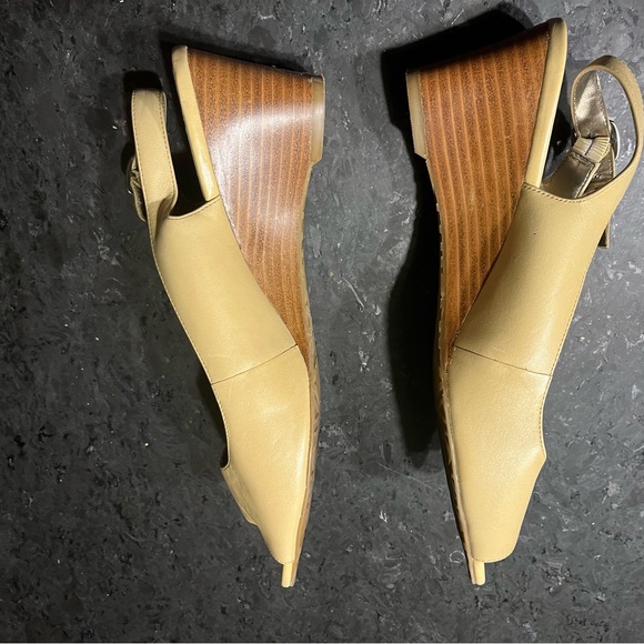 Anne Klein Wedge Heels 7 1/2 M - Picture 3 of 5